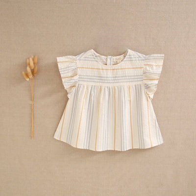 CONJUNTO DE NIÑA BLUSA CON RAYAS AZULES Y CAMEL, SHORT AZUL