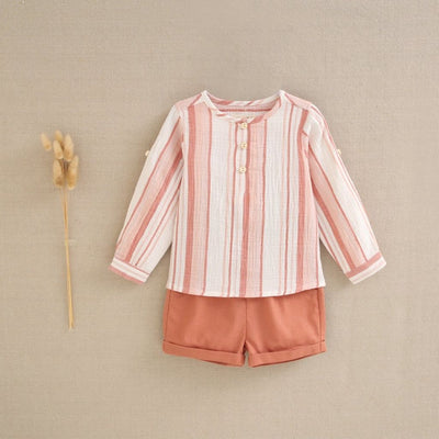CONJUNTO DE BEBÉ NIÑO EN RAYAS TONOS CORALES