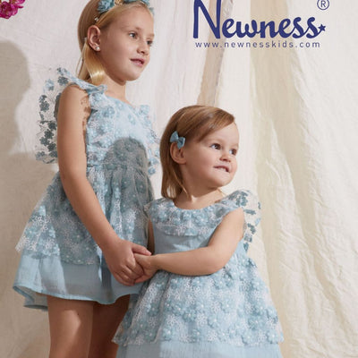 VESTIDO CON BRAGUITA BASE DE BAMBULA Y APLIQUES DE TULL CON FLORES