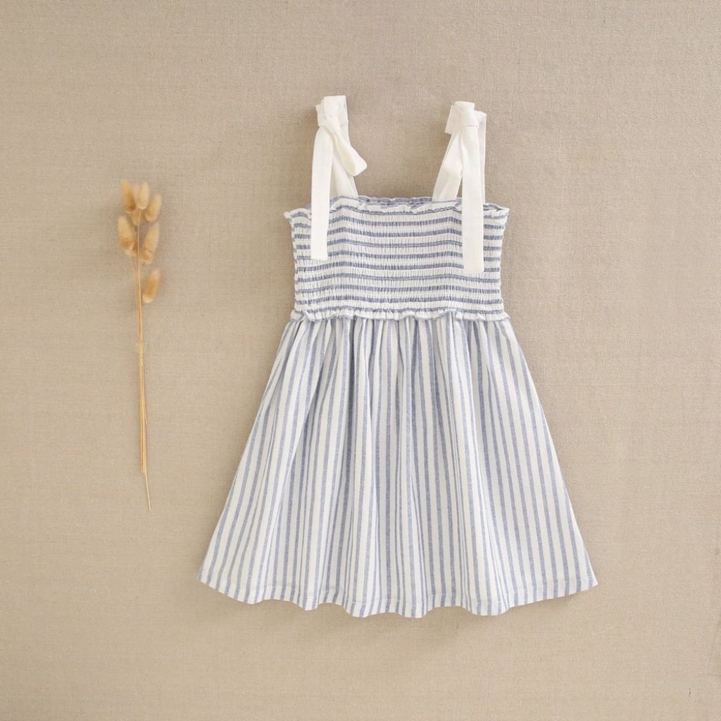 VESTIDO DE NIÑA CON RAYAS BLANCAS Y AZULES