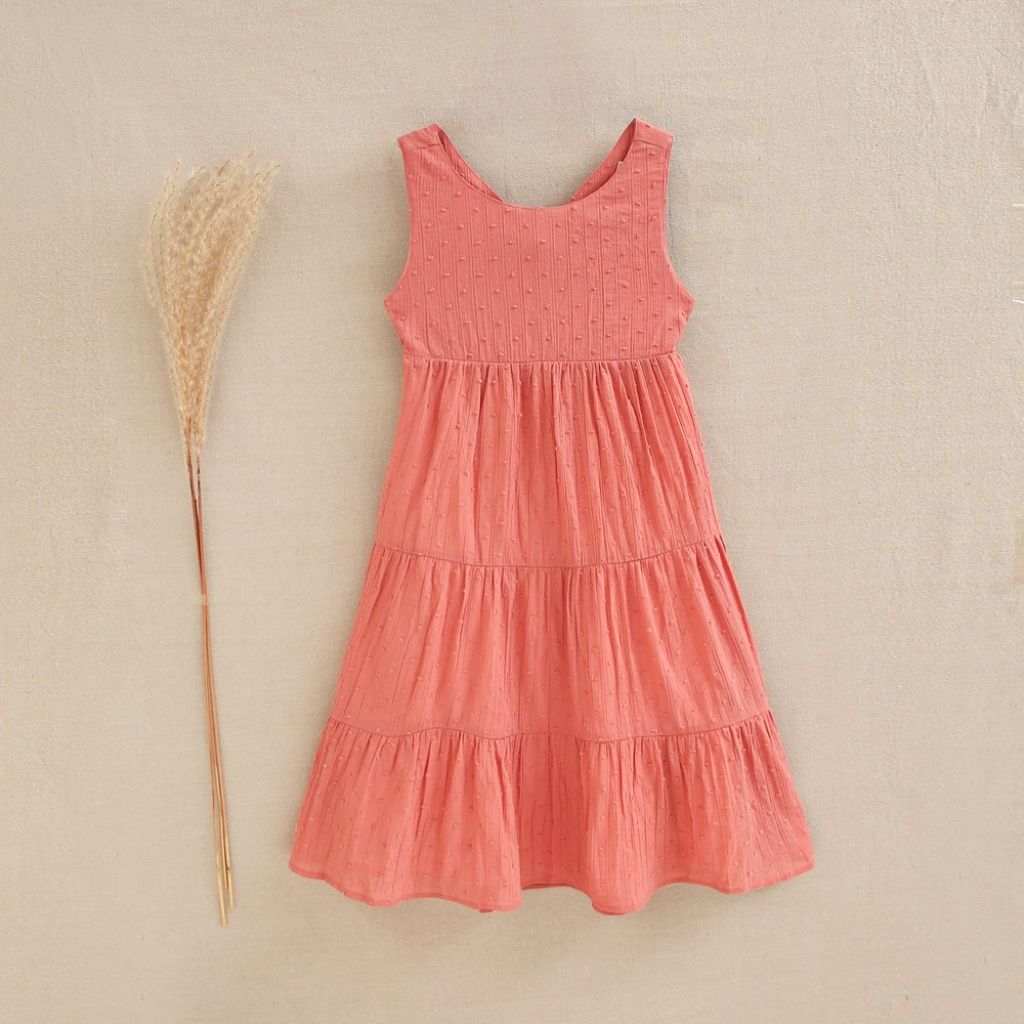 VESTIDO DE CHICA COLOR CORAL ANUDADO EN LA ESPALDA