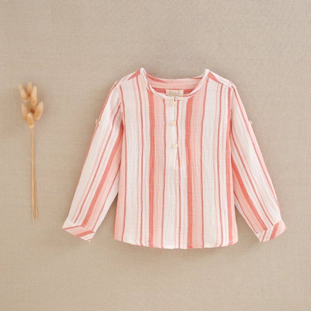CONJUNTO DE NIÑO CAMISA DE RAYAS CORAL CON BERMUDA CORAL LISO