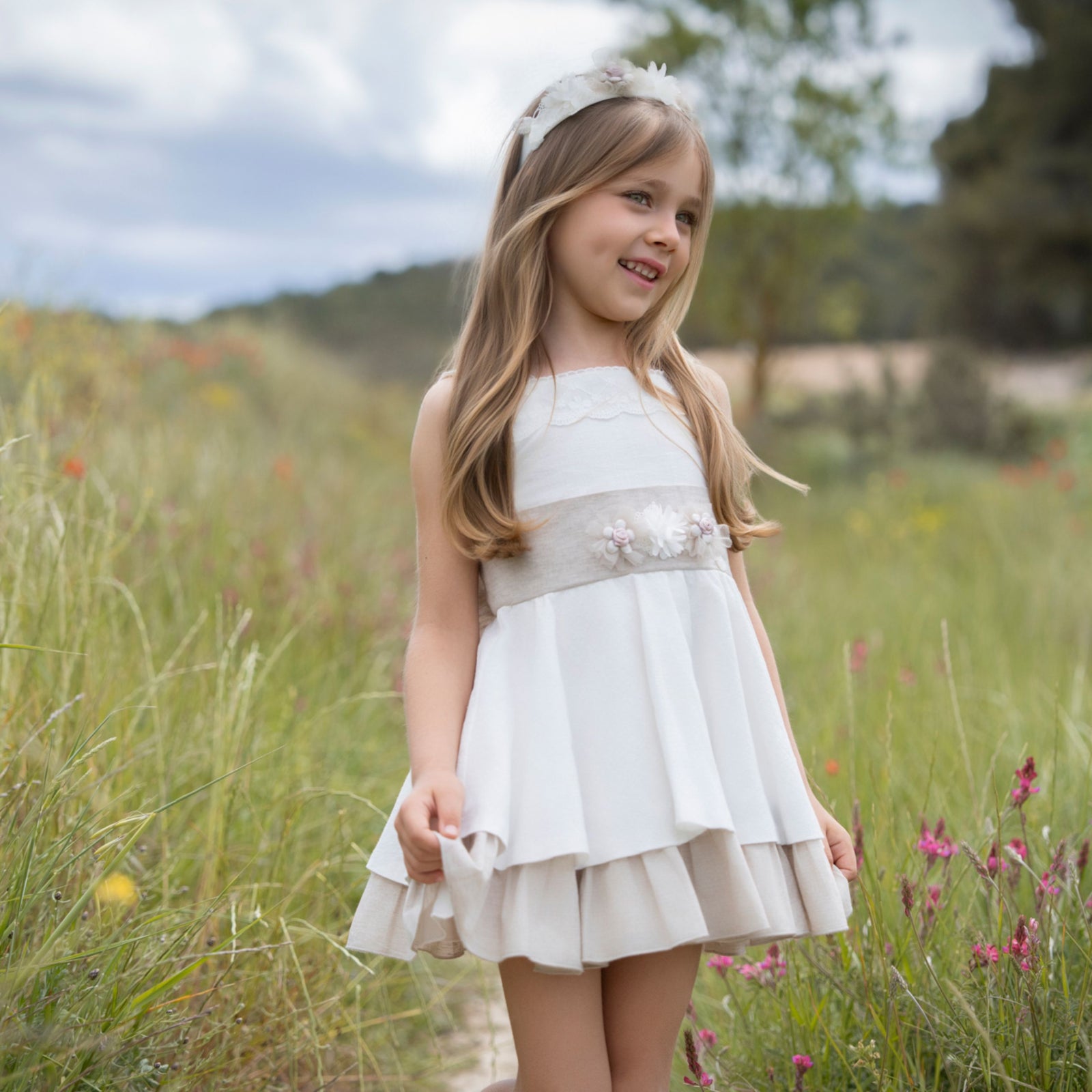 VESTIDO INFANTIL CEREMONIA BLANCO Y CAQUI