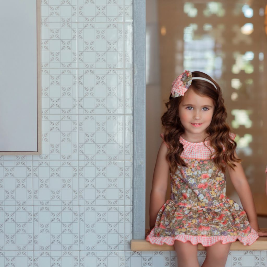 VESTIDO PARA NIÑA CON ESTAMPADO DE FLORES