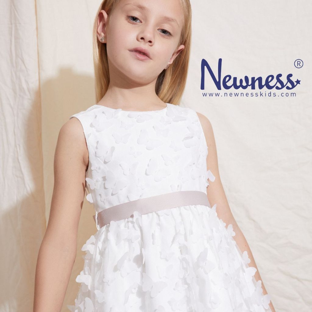 VESTIDO DE NIÑA EN TEJIDO DE TULL CON MARIPOSAS 3D