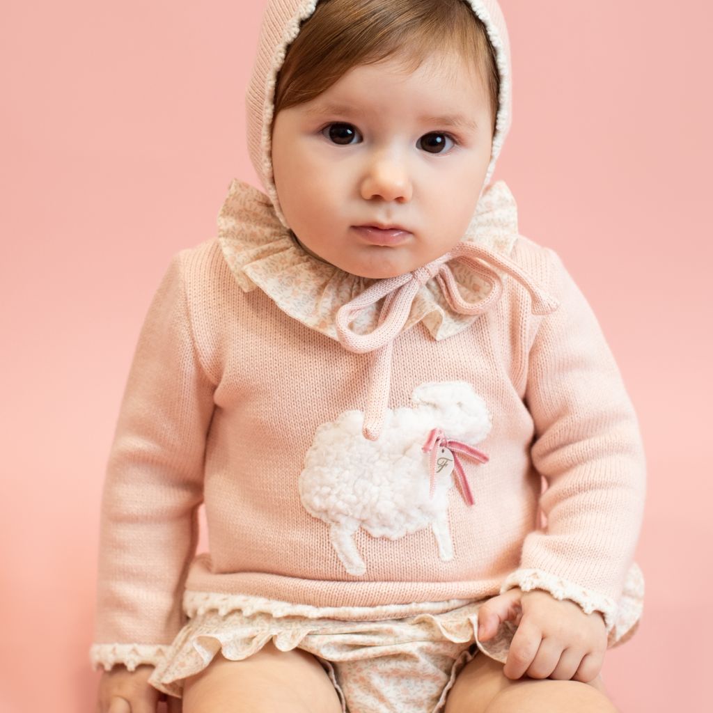 CONJUNTO BEBÉ NIÑA DE JERSEY TEJIDO ROSA CON OVEJITA Y BRAGUITA