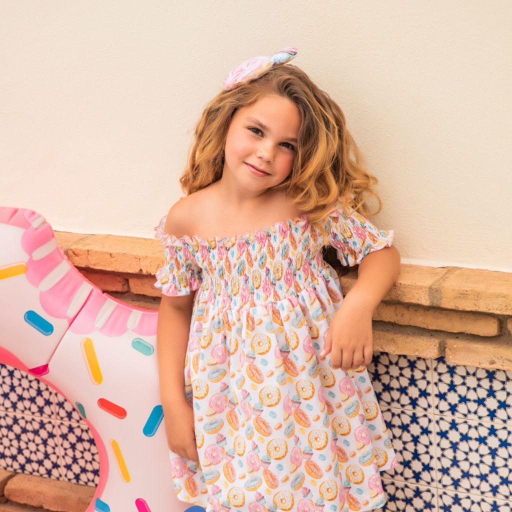 VESTIDO ESTAMPADO DONUTS HOMBROS DESCUBIERTOS - Menta Moda Infantil