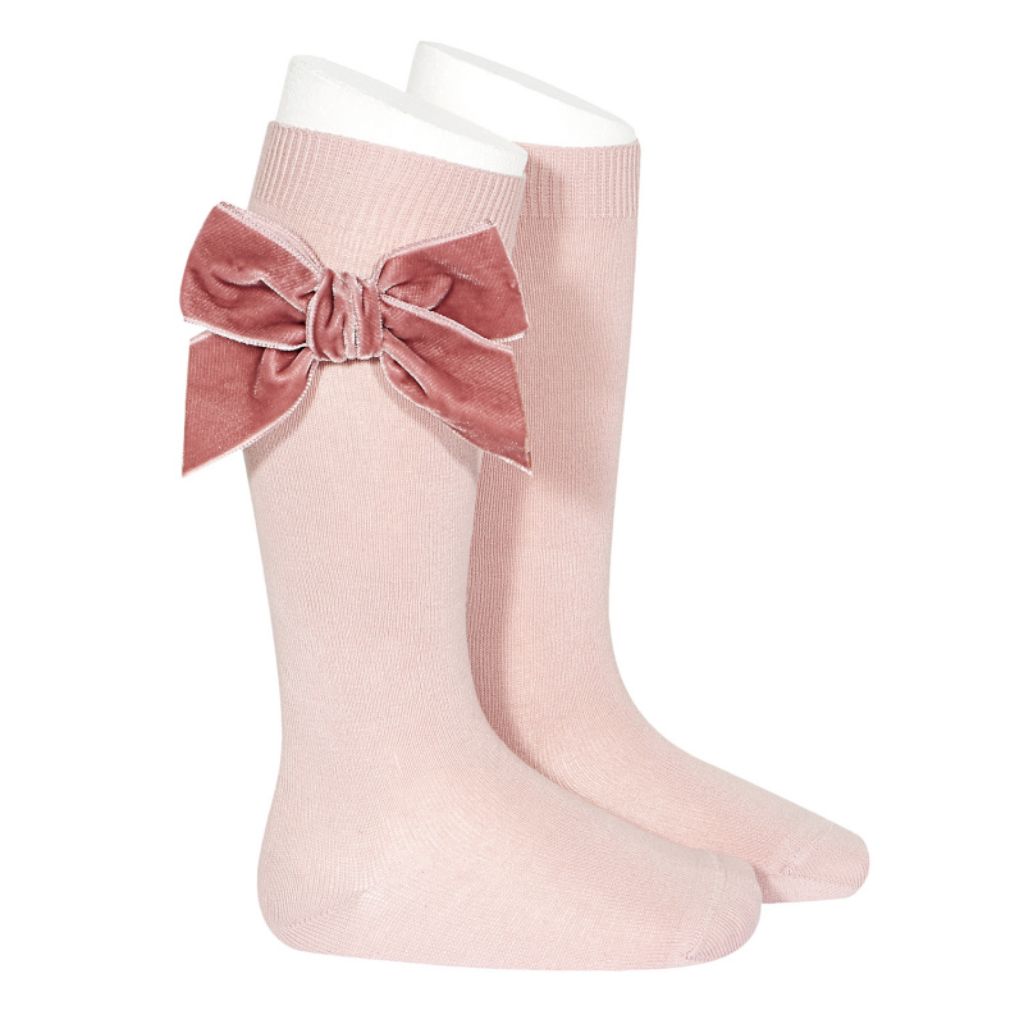 CALCETINES ALTOS PUNTO LISO CON LAZO DE TERCIOPELO ROSA PALO - Menta Moda Infantil
